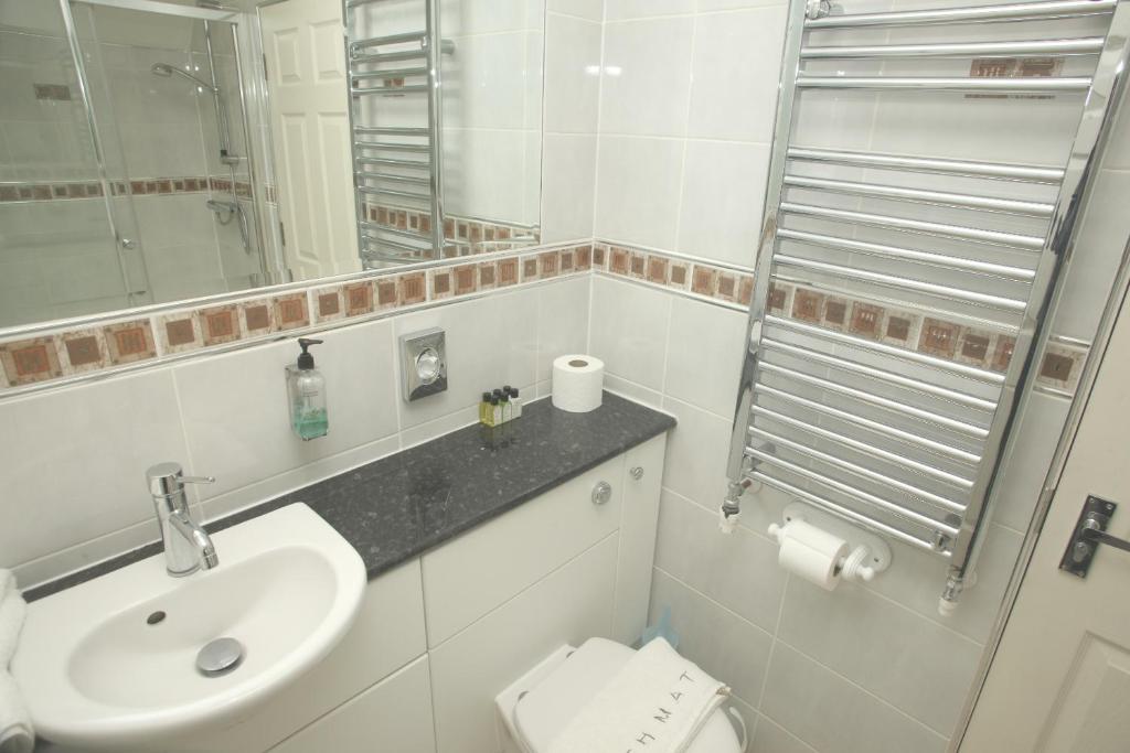 Cliff Lawn Hotel Leeds  Zimmer foto