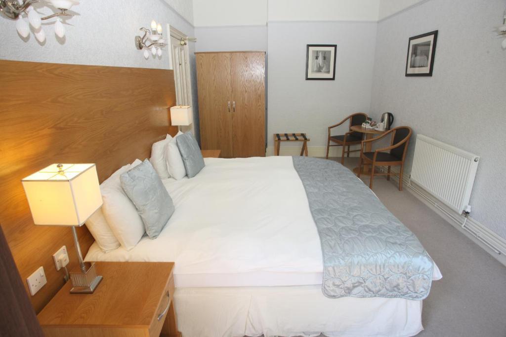 Cliff Lawn Hotel Leeds  Zimmer foto