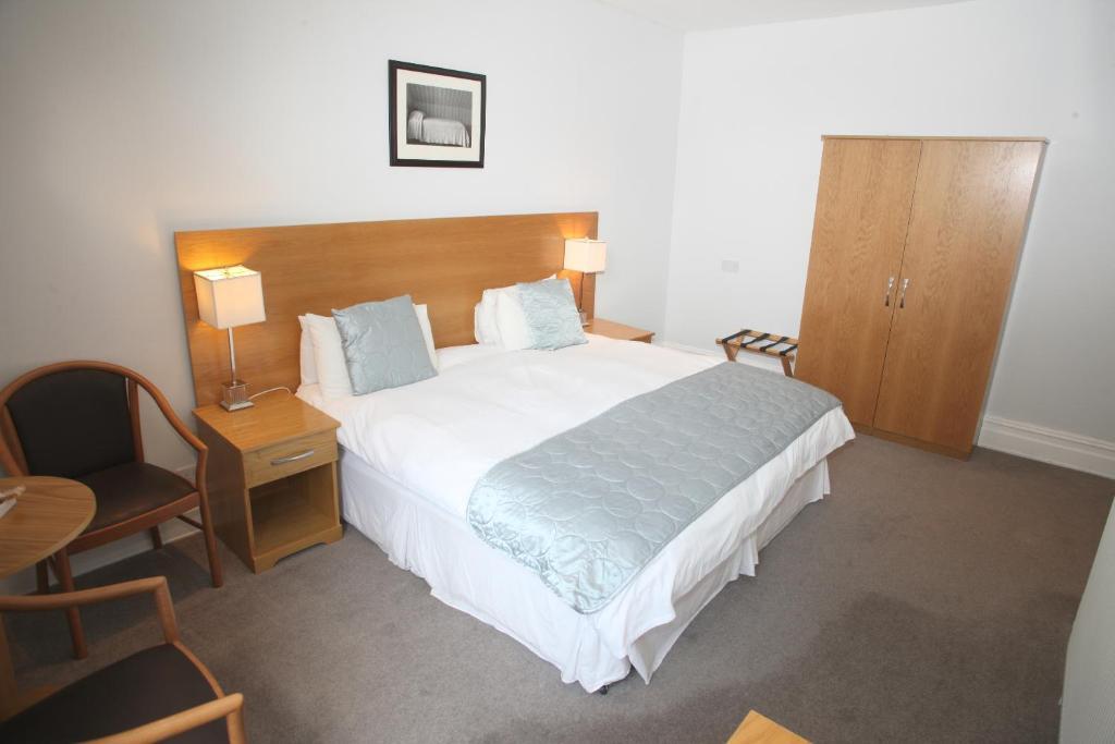 Cliff Lawn Hotel Leeds  Zimmer foto